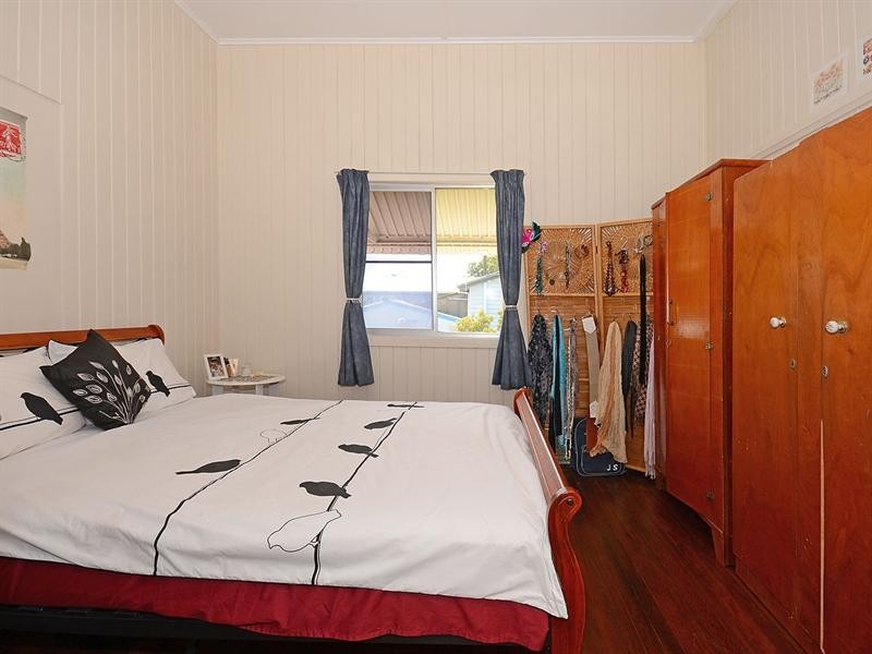 38 Shell Street, Urangan QLD 4655
