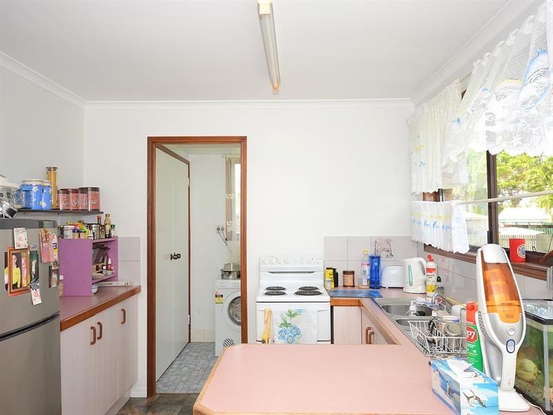 8 Diana Place, Urangan QLD 4655