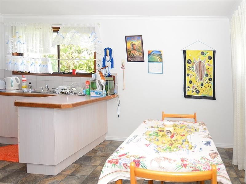 8 Diana Place, Urangan QLD 4655