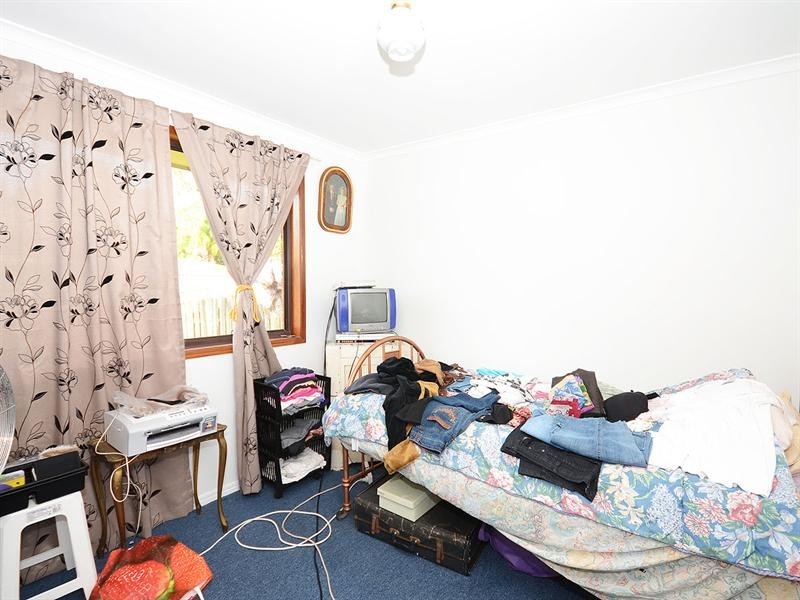 8 Diana Place, Urangan QLD 4655