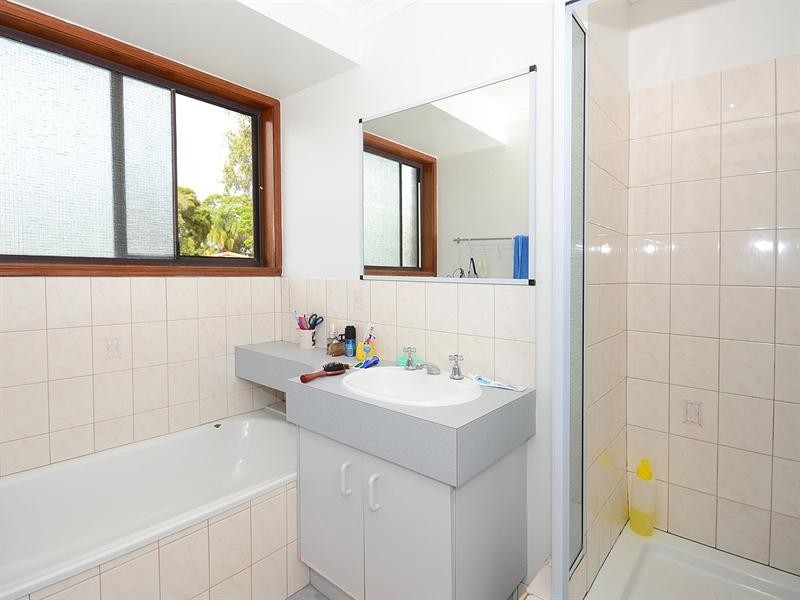 8 Diana Place, Urangan QLD 4655