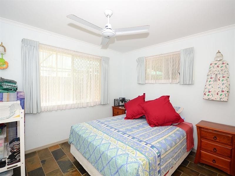 15 Debra Court, Urangan QLD 4655