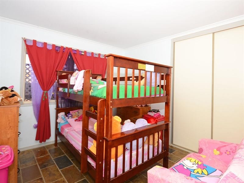 15 Debra Court, Urangan QLD 4655