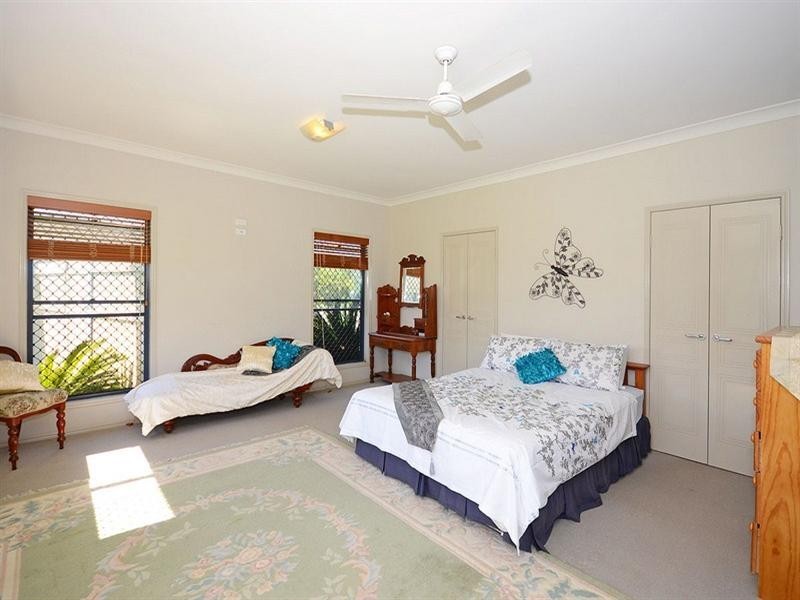 22 Sunline Court, Urangan QLD 4655