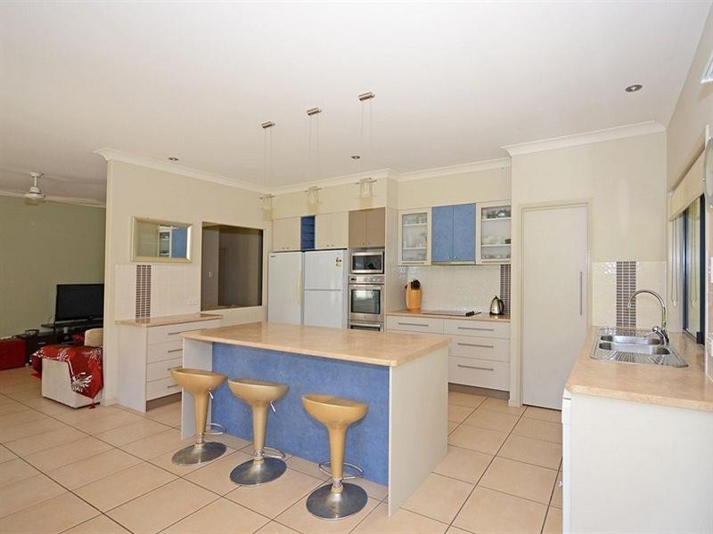 22 Sunline Court, Urangan QLD 4655