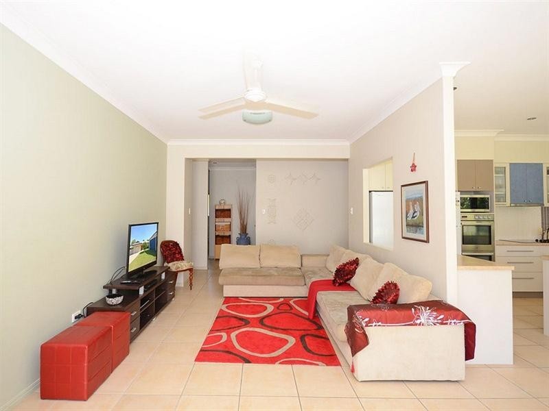 22 Sunline Court, Urangan QLD 4655