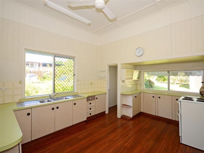 31 Beach Road, Pialba QLD 4655