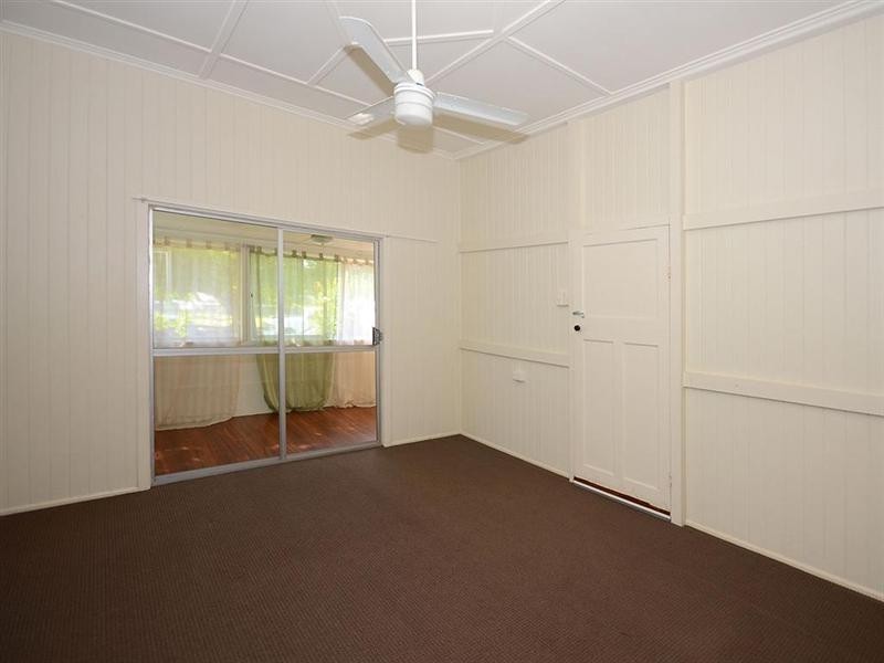 31 Beach Road, Pialba QLD 4655