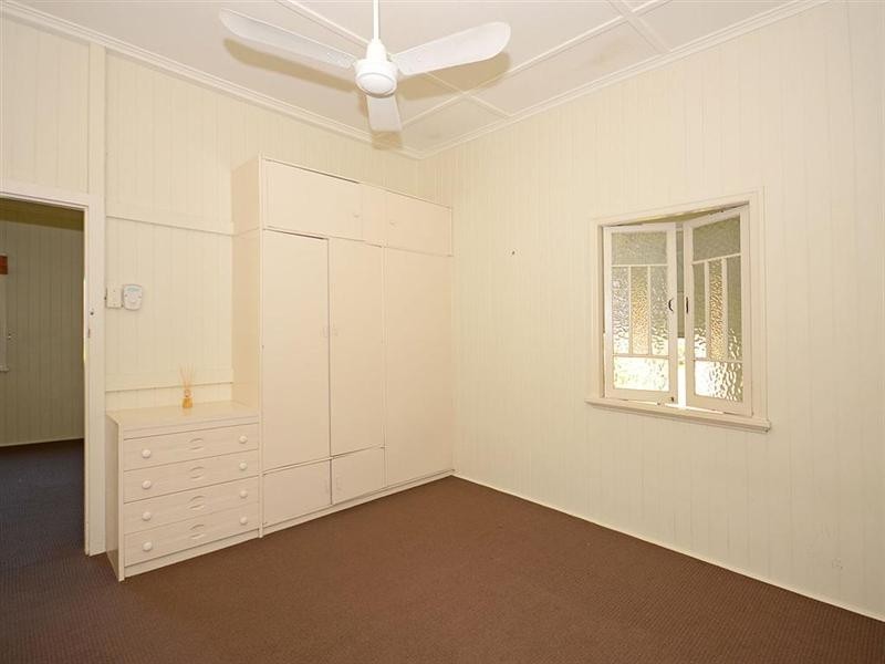 31 Beach Road, Pialba QLD 4655