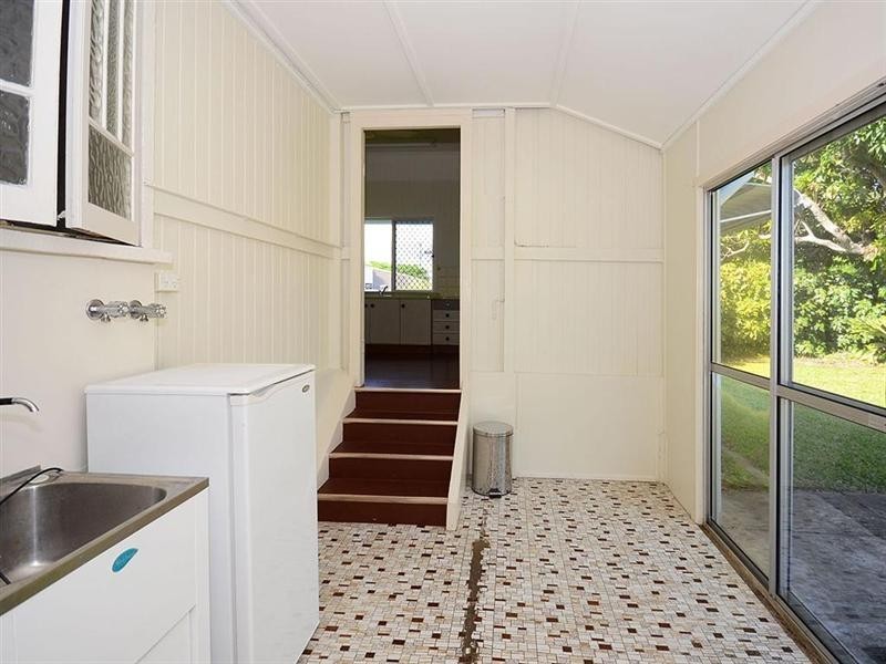 31 Beach Road, Pialba QLD 4655