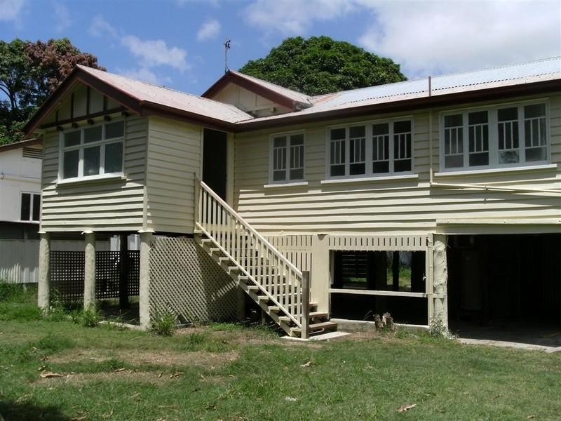 21 HIBISCUS, Urangan QLD 4655