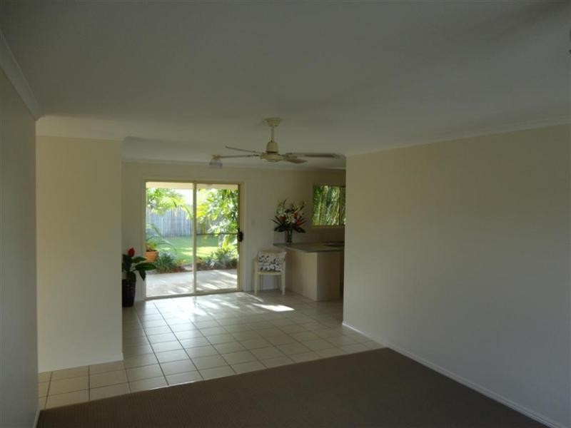 18 Wide Bay Drive, Eli Waters QLD 4655