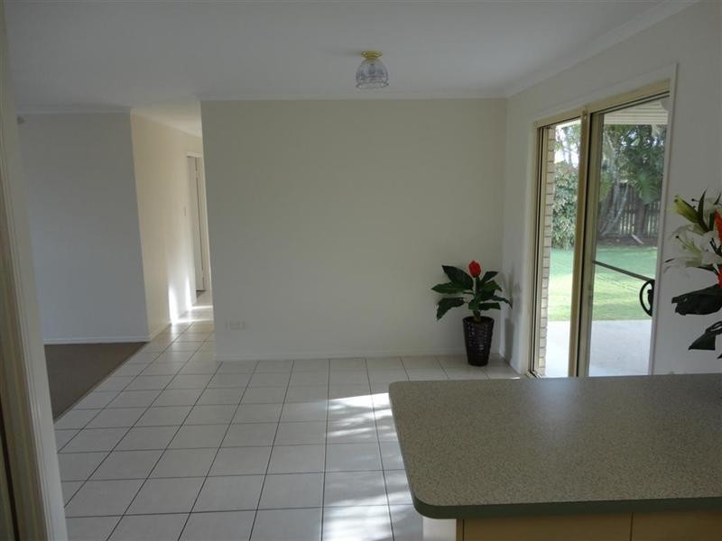 18 Wide Bay Drive, Eli Waters QLD 4655