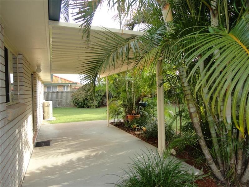18 Wide Bay Drive, Eli Waters QLD 4655