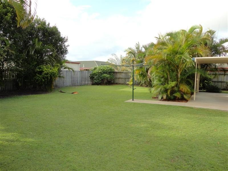 18 Wide Bay Drive, Eli Waters QLD 4655