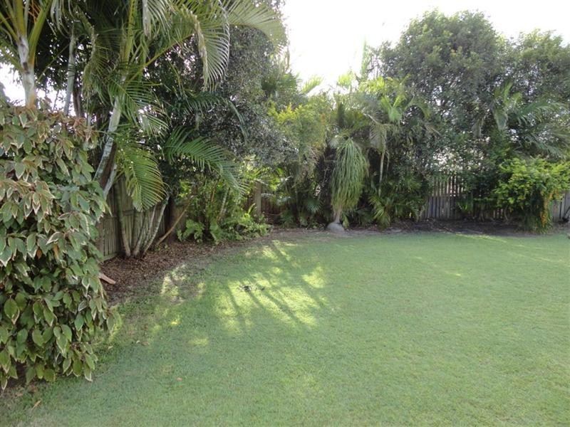 18 Wide Bay Drive, Eli Waters QLD 4655