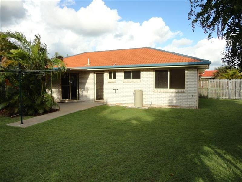 18 Wide Bay Drive, Eli Waters QLD 4655
