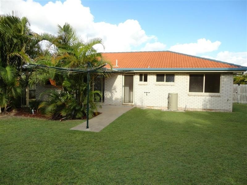 18 Wide Bay Drive, Eli Waters QLD 4655