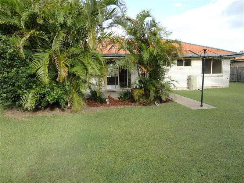 18 Wide Bay Drive, Eli Waters QLD 4655