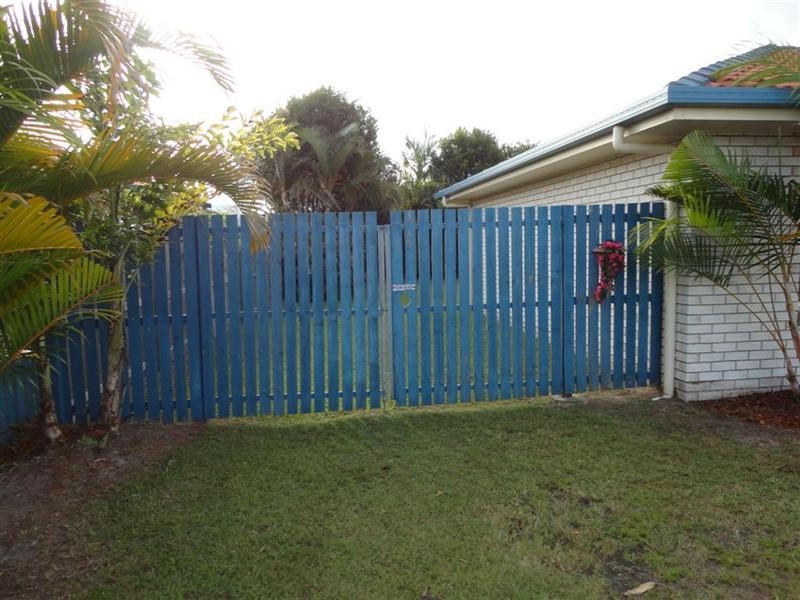 18 Wide Bay Drive, Eli Waters QLD 4655