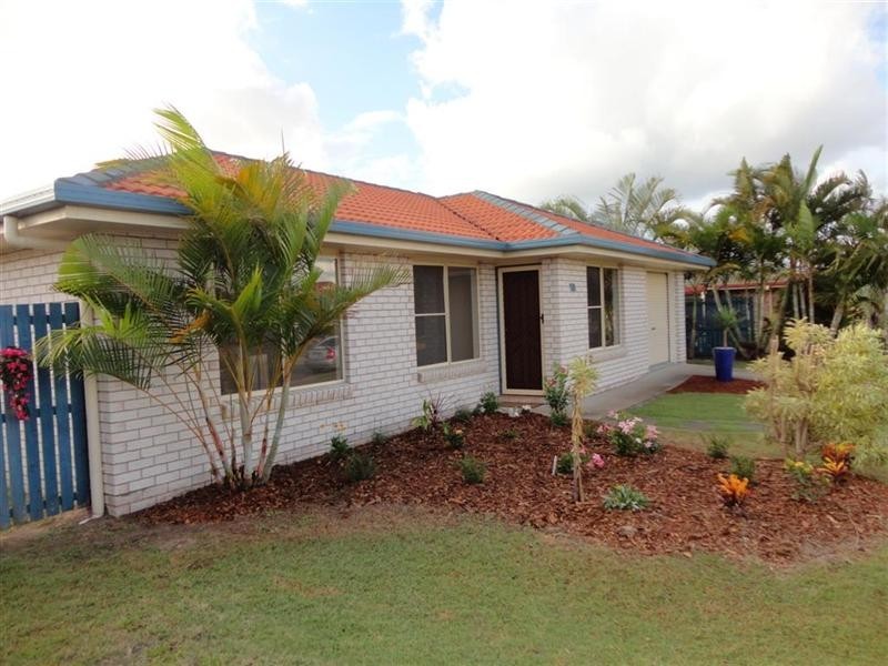 18 Wide Bay Drive, Eli Waters QLD 4655