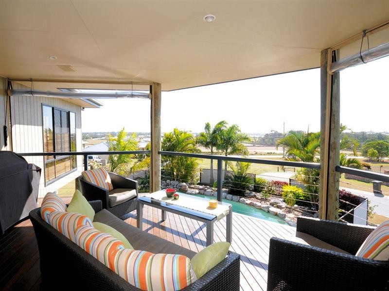 6 BAUNFIEND, Urraween QLD 4655