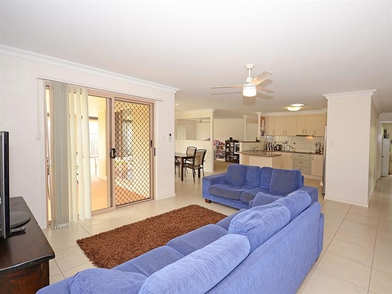 9 Pembridge Circuit, Urraween QLD 4655