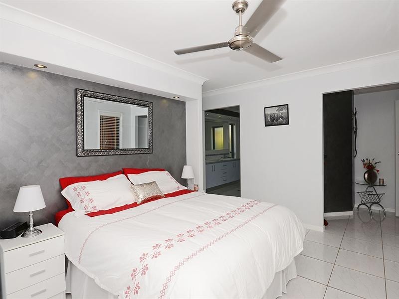 6 Seaway Parade, Toogoom QLD 4655