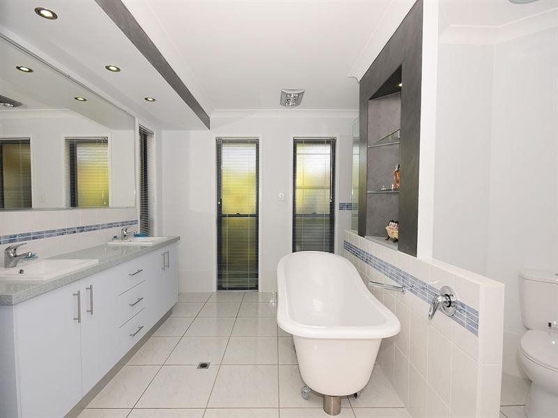6 Seaway Parade, Toogoom QLD 4655