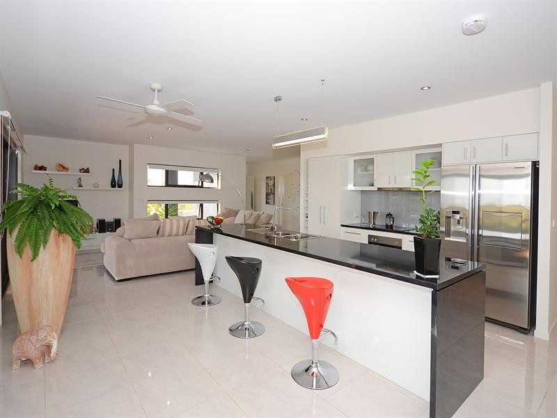 6 Cockle Court, Burrum Heads QLD 4659
