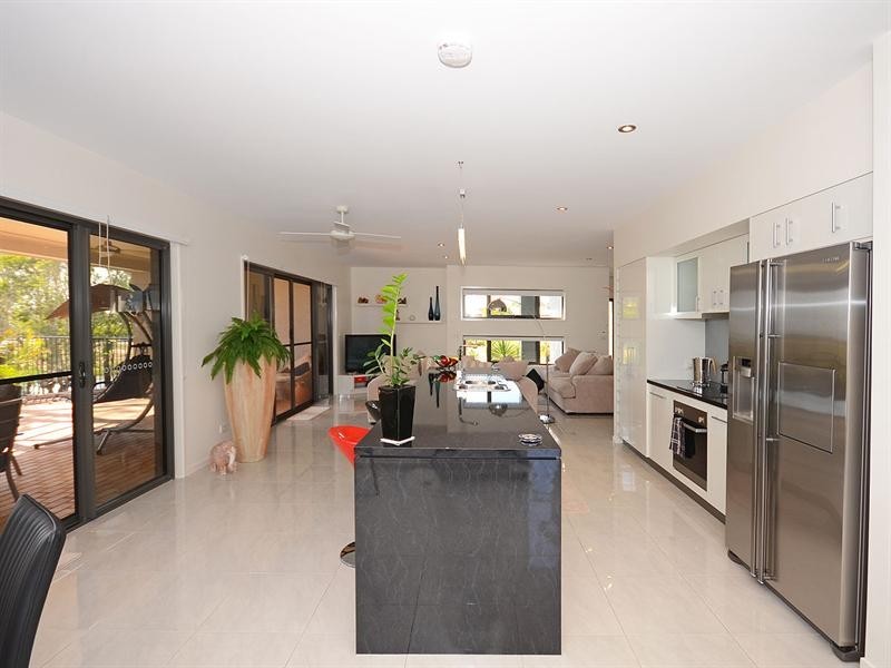 6 Cockle Court, Burrum Heads QLD 4659