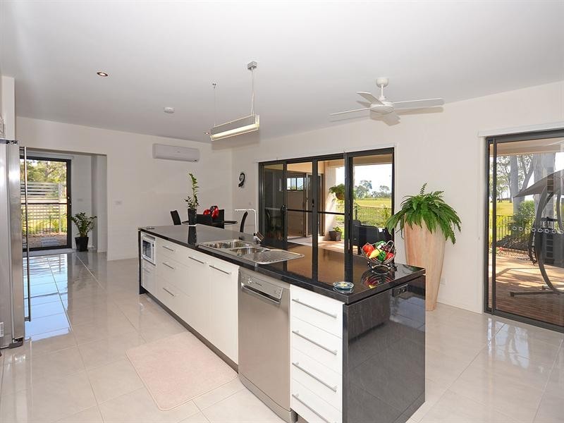 6 Cockle Court, Burrum Heads QLD 4659