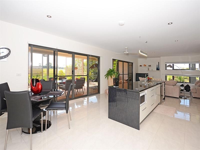 6 Cockle Court, Burrum Heads QLD 4659