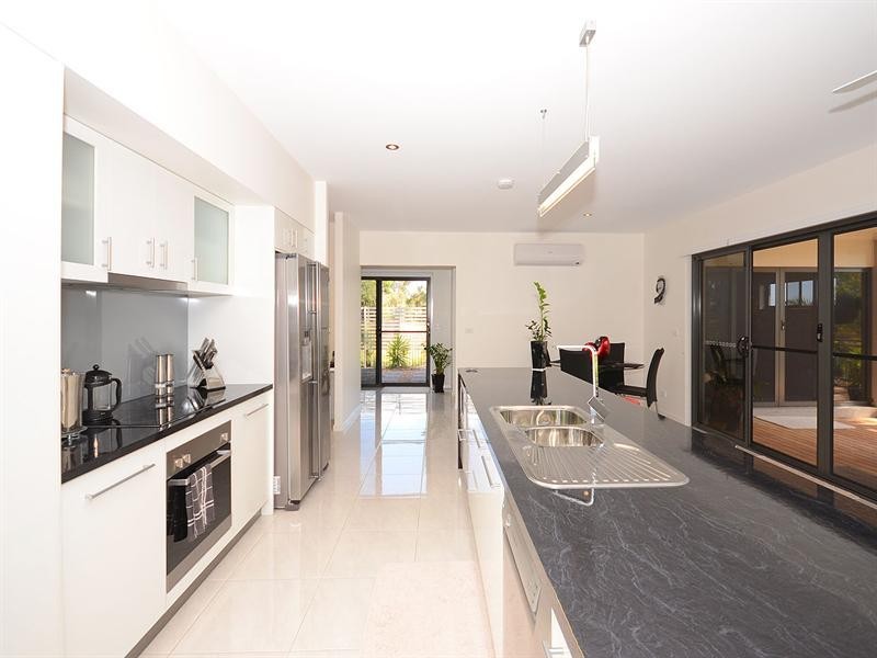 6 Cockle Court, Burrum Heads QLD 4659