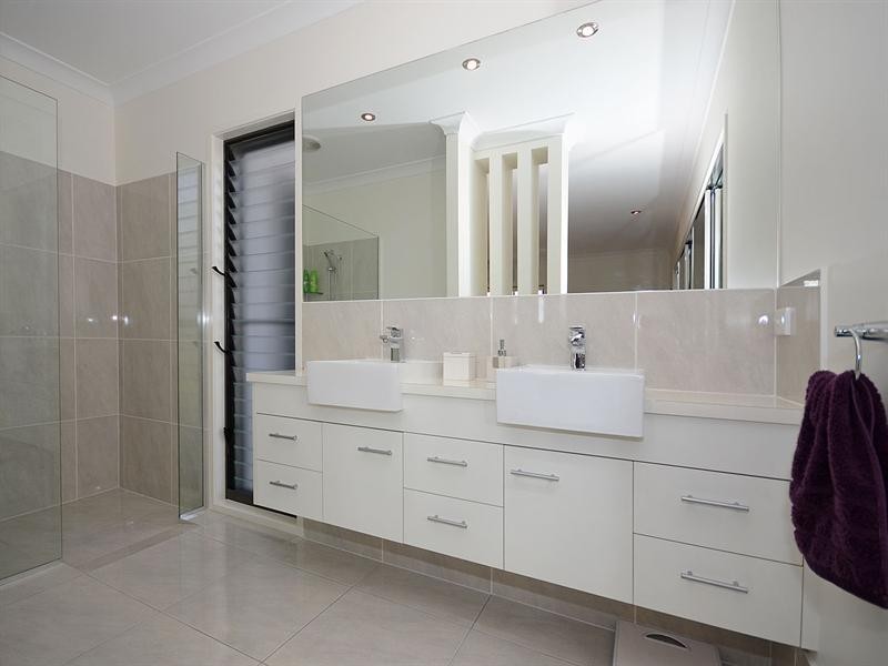 6 Cockle Court, Burrum Heads QLD 4659