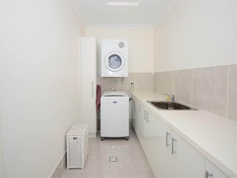 6 Cockle Court, Burrum Heads QLD 4659