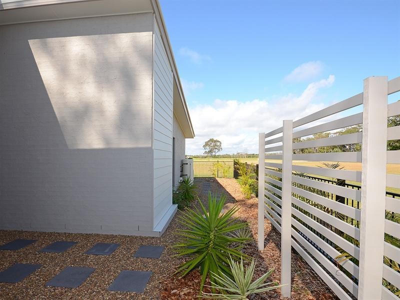 6 Cockle Court, Burrum Heads QLD 4659