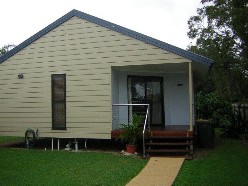 2/17 Truro Street, Urangan QLD 4655