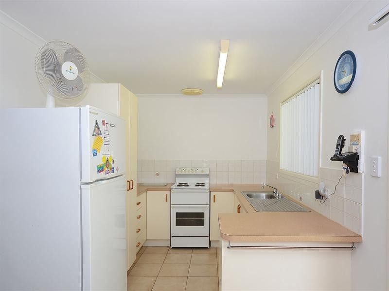 5 Vanda Street, Urangan QLD 4655