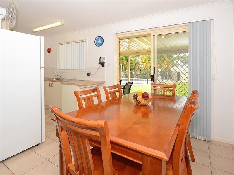 5 Vanda Street, Urangan QLD 4655