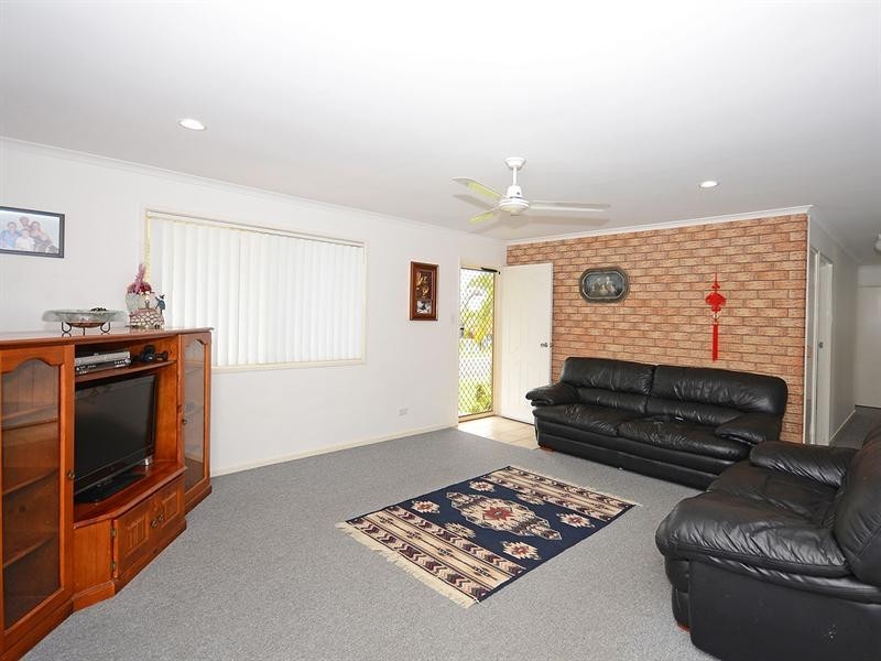 5 Vanda Street, Urangan QLD 4655