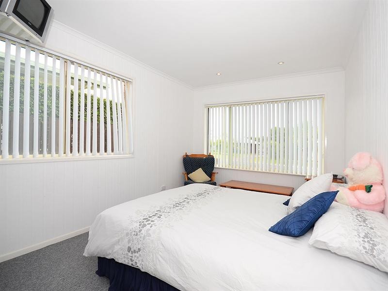 5 Vanda Street, Urangan QLD 4655