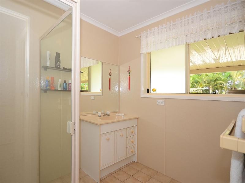 5 Vanda Street, Urangan QLD 4655