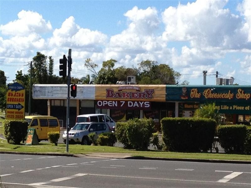 SHOP 1 – 74 BIDEFORD Street, Torquay QLD 4655