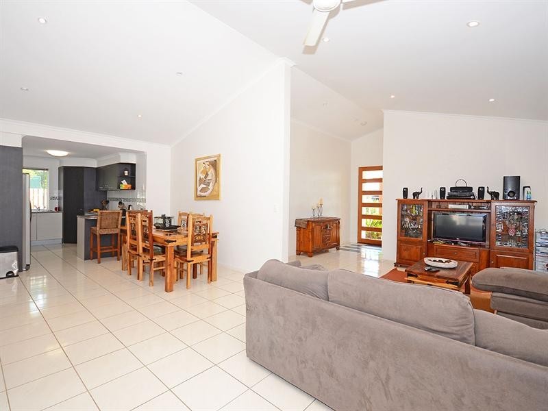 35 Earl St Vincent Circuit, Eli Waters QLD 4655