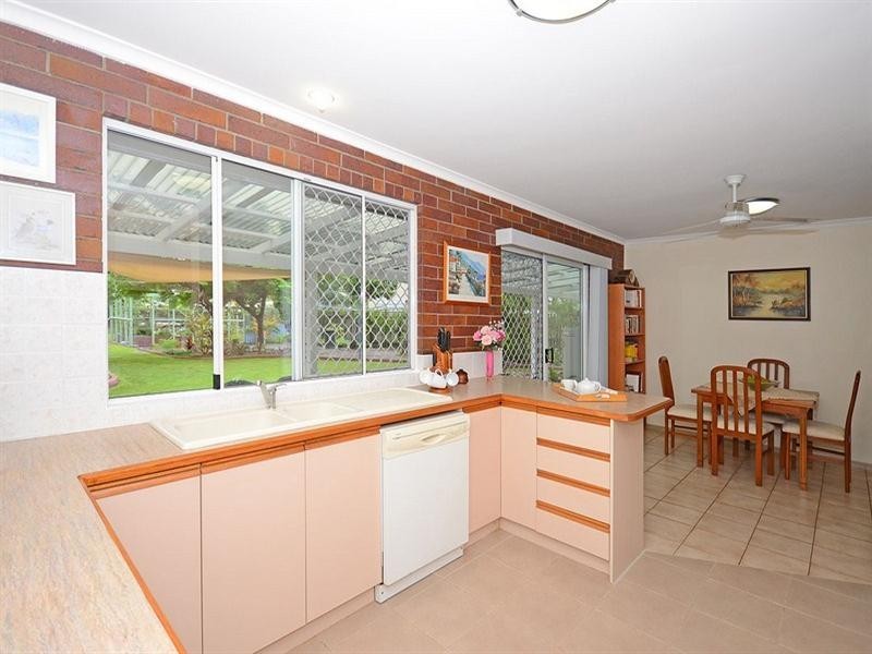 30 Acacia Street, Point Vernon QLD 4655