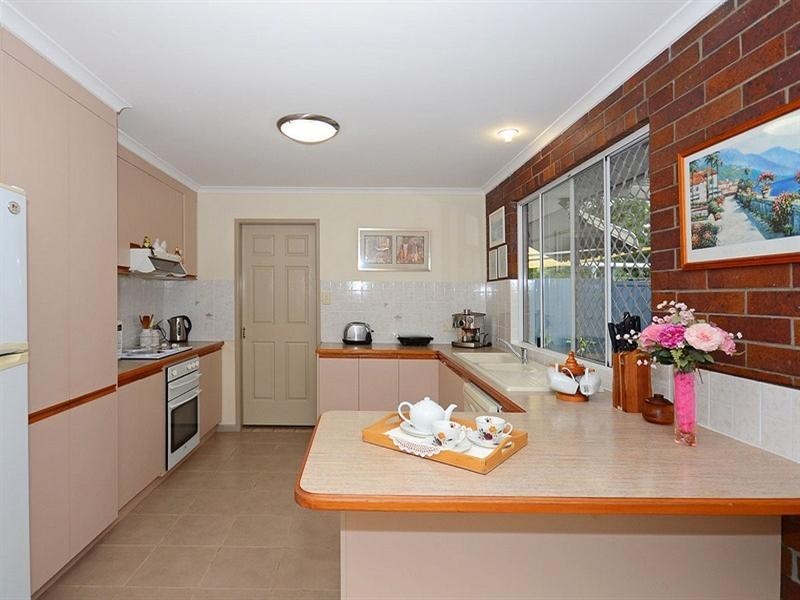 30 Acacia Street, Point Vernon QLD 4655