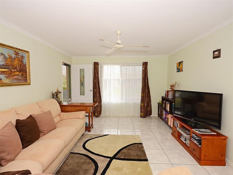 7 Pharlap Court, Point Vernon QLD 4655
