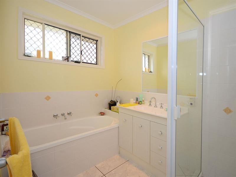 7 Pharlap Court, Point Vernon QLD 4655