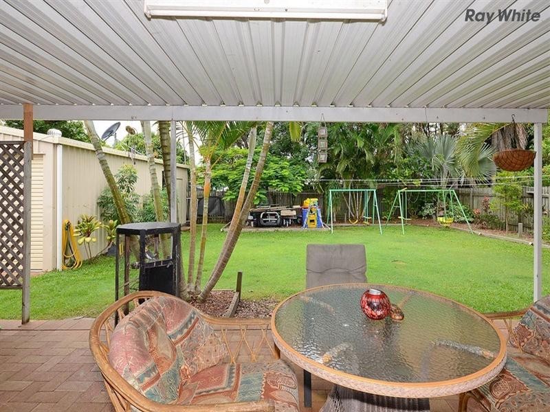 66 Limpus Street, Urangan QLD 4655